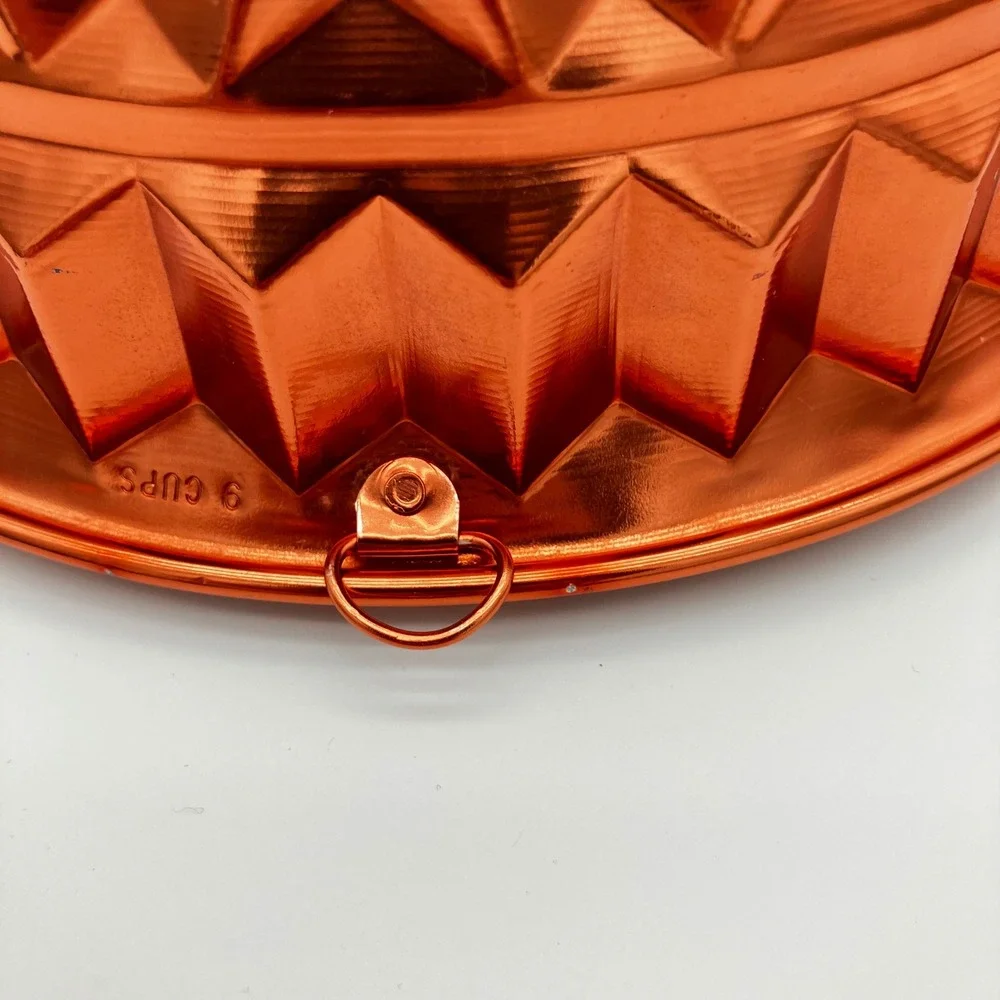 Bundt Cake Pan 8.5in Copper Tone Fluted Geometric Jello Mold Vintage